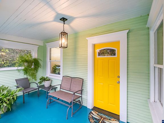 4th image of 236 NW Walker Ln