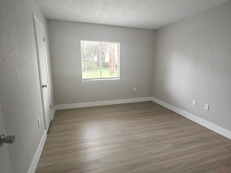 4405 S Semoran Blvd #7 — Photo 15