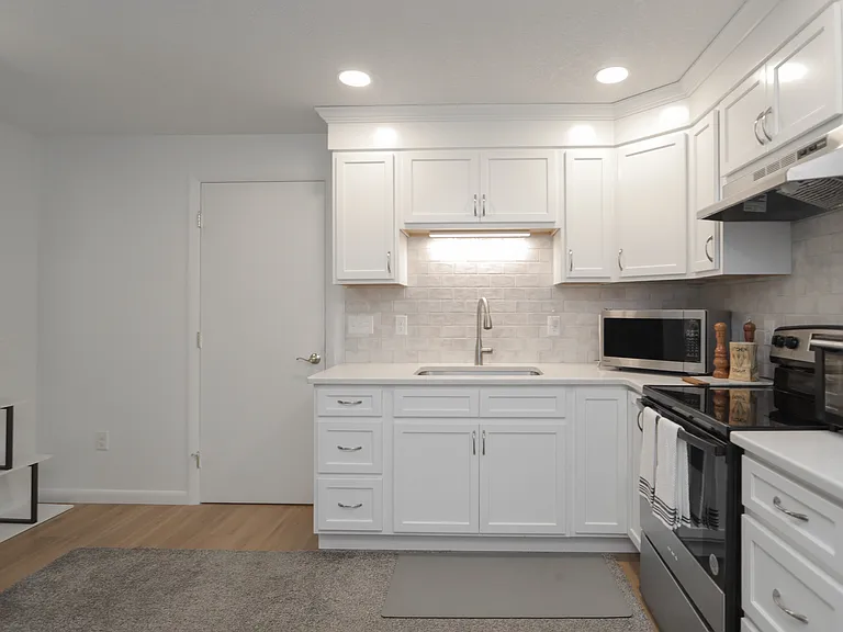 159 Redfern Dr #2 — Photo 4