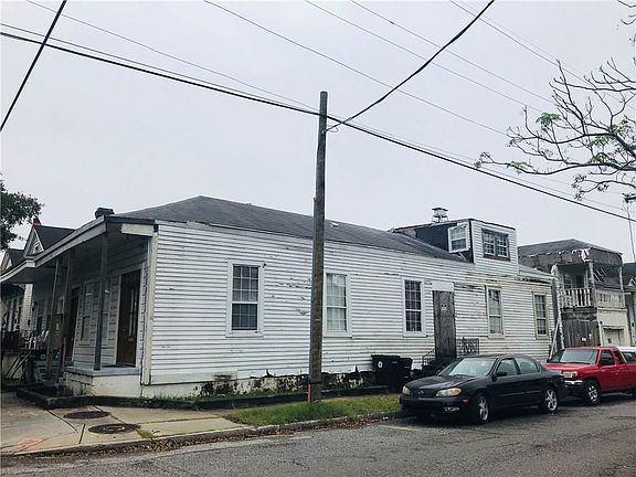 4th image of 136-38 S Genois St