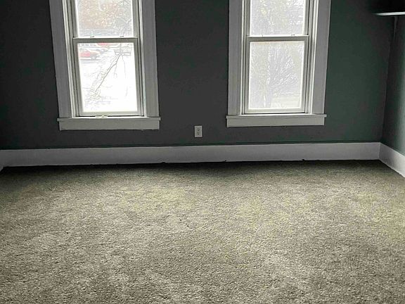 4th image of 7416 Star Ave