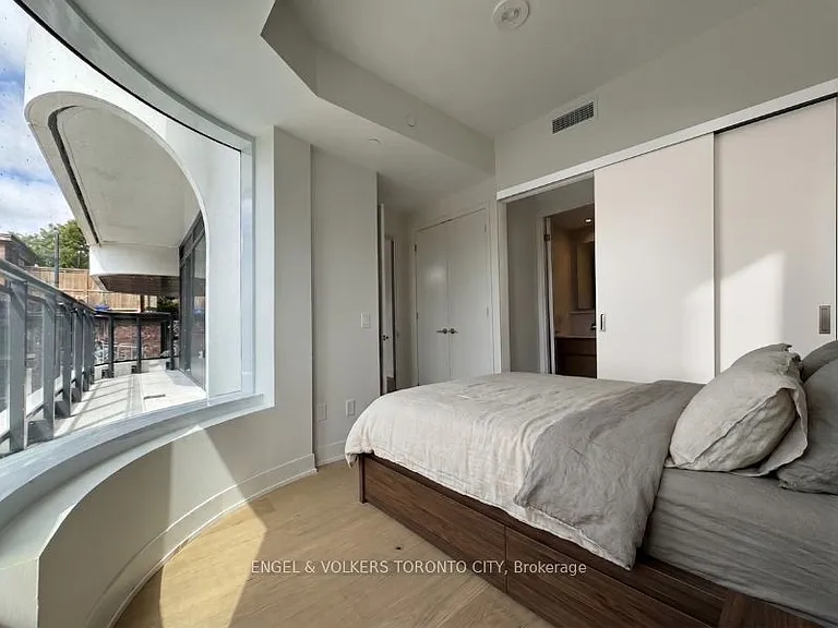 322 Dupont St #207 — Photo 7