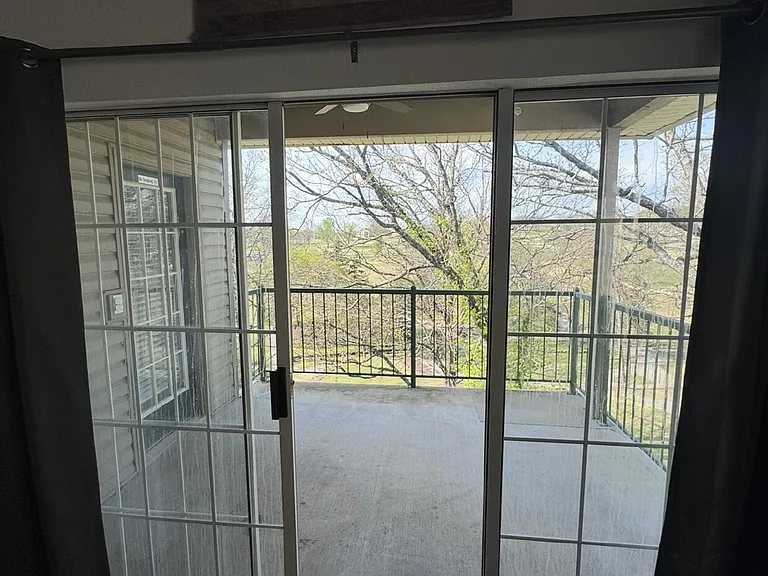 813 Holiday Rdg #H12 — Photo 14