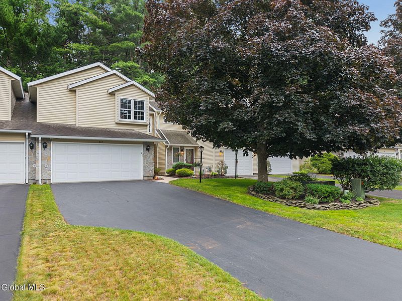 2nd image of 607 Highwood Circle