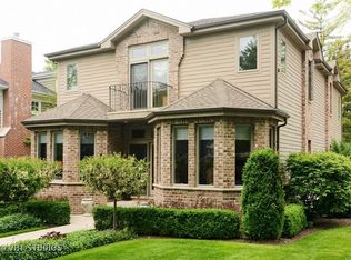 559 S Summit St, Barrington, IL 60010