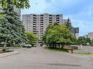91 Townsgate Dr #Penthouse 206, Vaughan, ON L4J 8E8