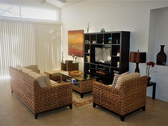 3rd image of 493 Village Dr