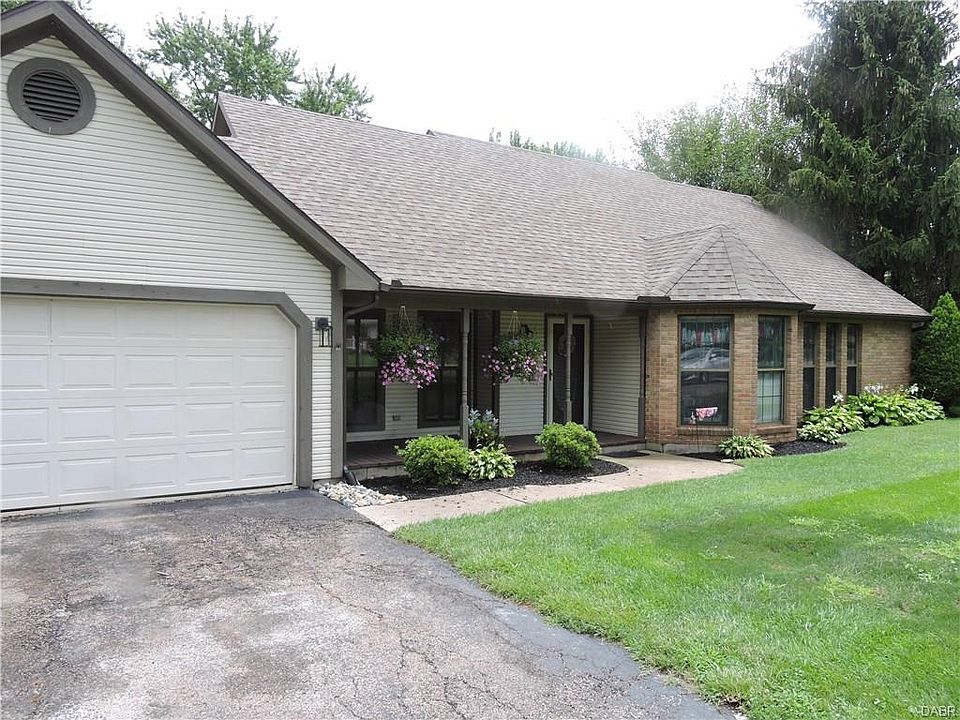 1st image of 48 Larchmere Dr