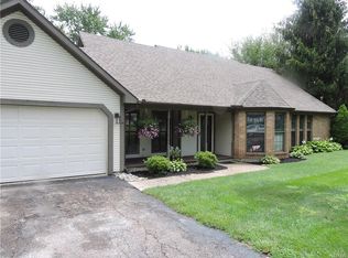 48 Larchmere Dr, Dayton, OH 45440