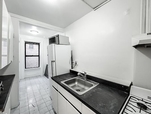 2nd image of 799 Lexington Ave #4F