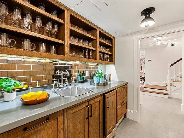6 W Hill Pl — Photo 17