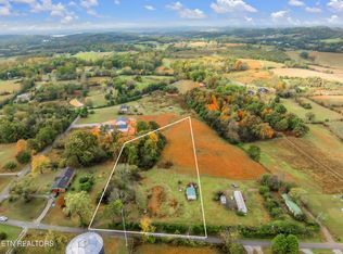 1965 Old Sinking Creek Rd, Greenback, TN 37742