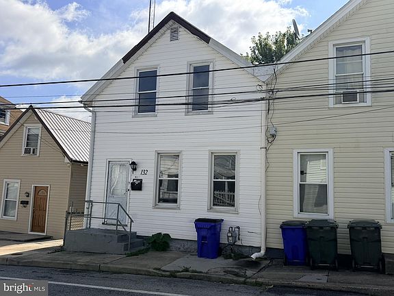 3rd image of 132 High St