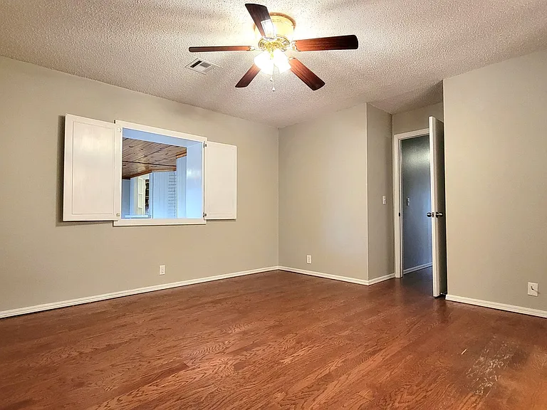 740 Royal Ln — Photo 13