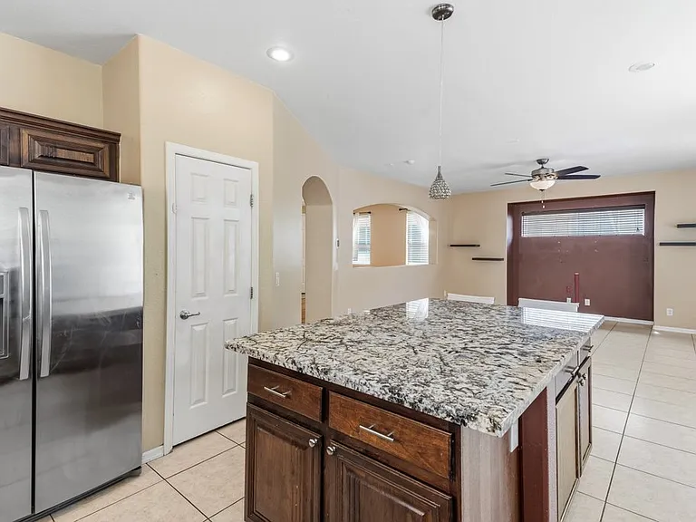 527 Newberry Springs Dr — Photo 20