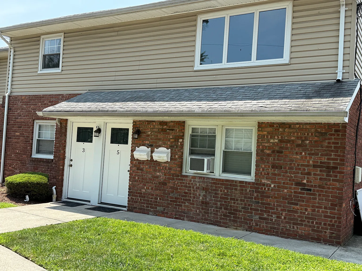 3 bed, 1900 sqft, $2,750 — Photo 2