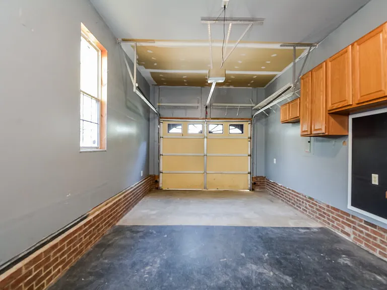 805 Wallridge Dr — Photo 17