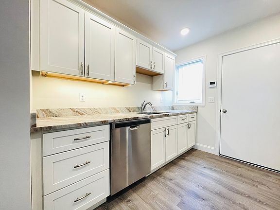 4th image of 153 Gano St #500