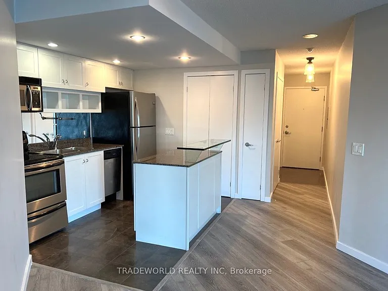 8 York St #1009 — Photo 4