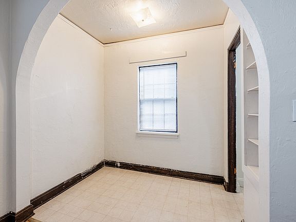 4th image of 1403 E St #105