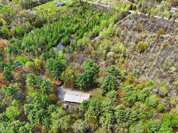 5749 Skakum Rd, Augusta, ON K0E 1T0