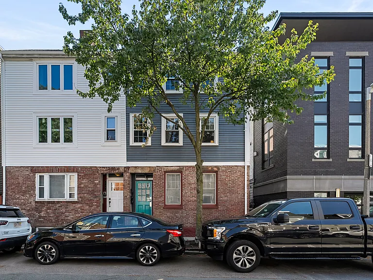 111 W 3rd St #1 — Photo 15
