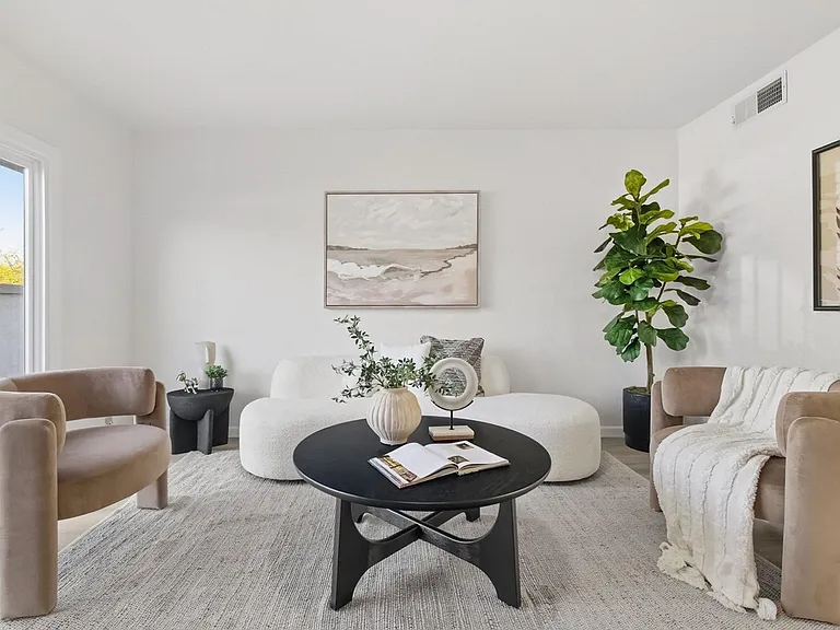 4636 Granada Way — Photo 4