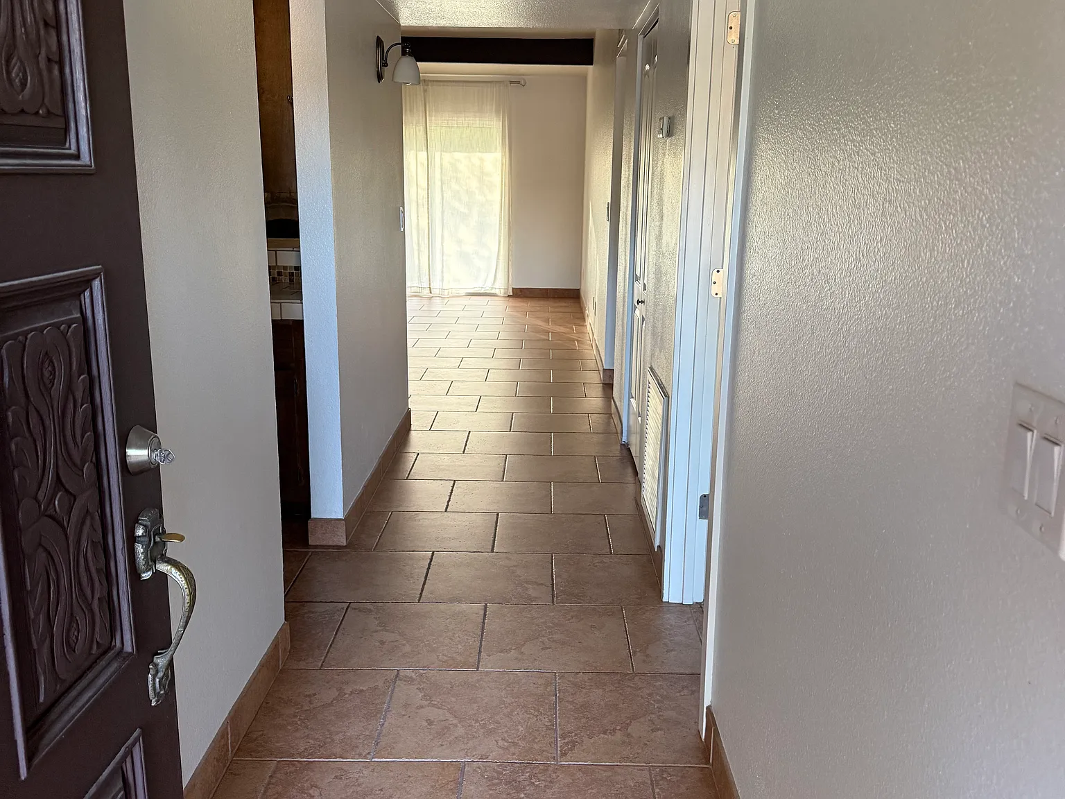 2 bed, 1034 sqft, $2,000 — Photo 3