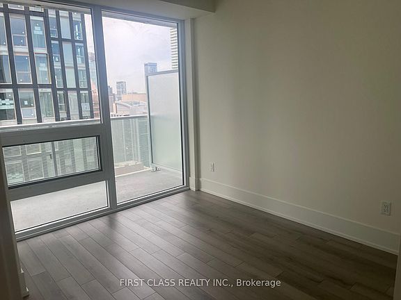 4th image of 89 Church St #3802