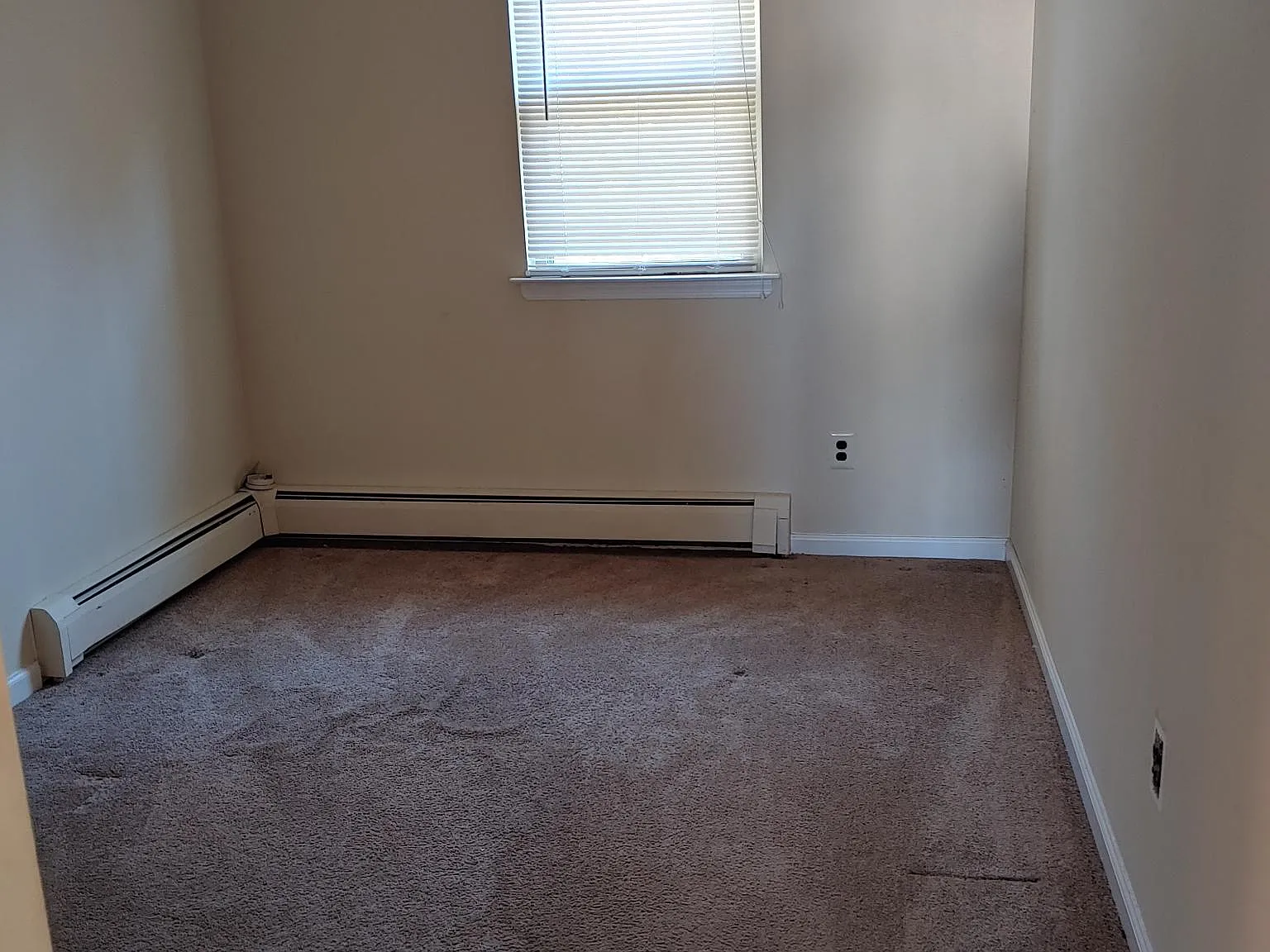 37 Aston Ct — Photo 3