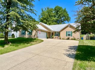 3225 Tanglebrook Dr, Shiloh, IL 62221