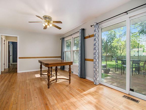 4th image of 4433 Meadowlark Dr