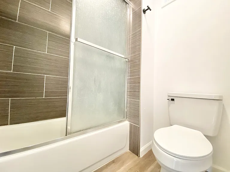 1240 S Bronson Ave #9 — Photo 11