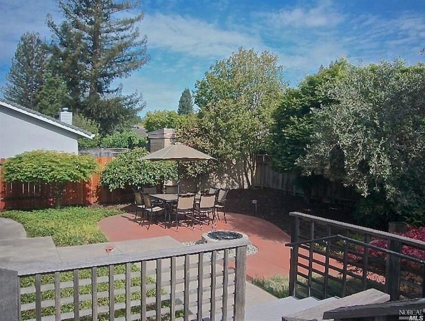 2nd image of 3528 Meadowbrook Dr