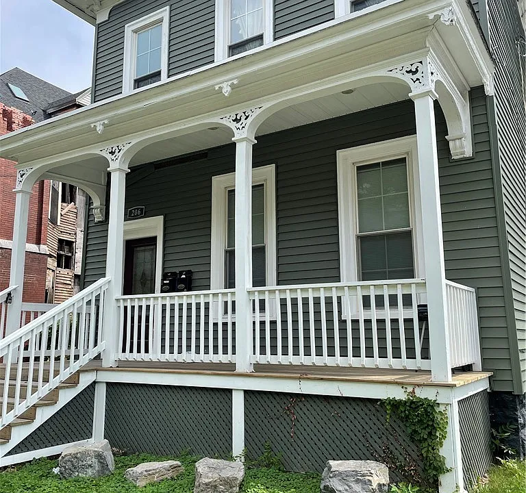 206 Hawley Ave #2