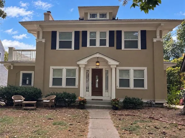 203 W Dartmouth Rd, Kansas City, MO 64113