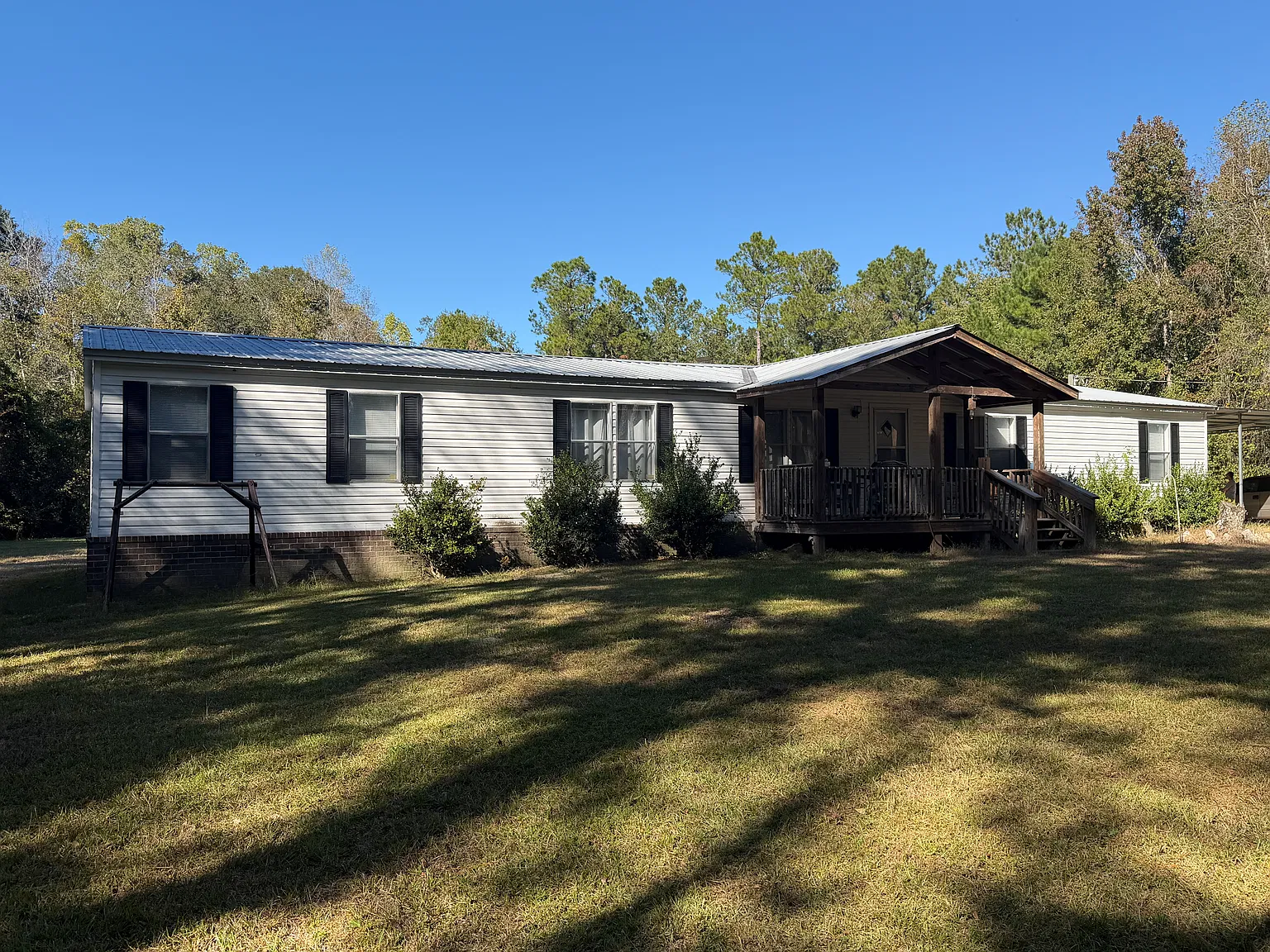 5 bed, 2128 sqft, $1,900 — Photo 1
