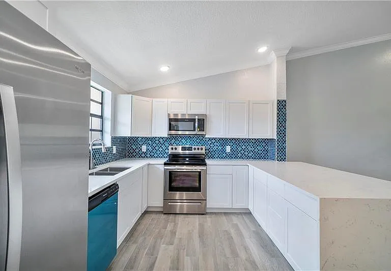1004 Congressional Way — Photo 3