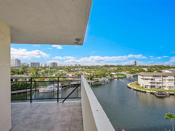 2nd image of 401 Golden Isles Dr APT 712