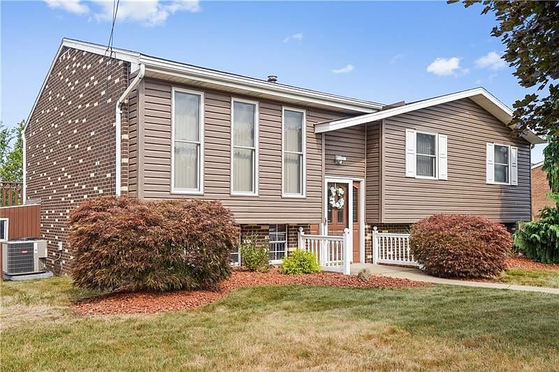 1st image of 206 Canterbury Ln