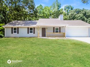 245 E Country Woods Dr, Covington, GA