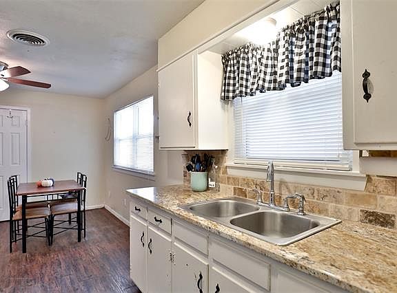 4th image of 2410 Marsalis Dr