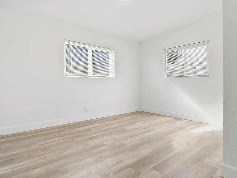 928 Florida St — Photo 19