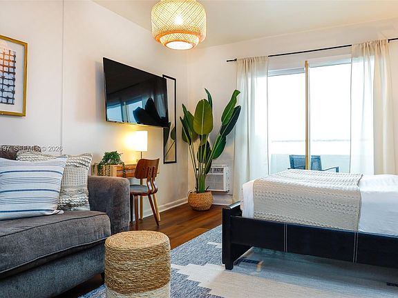 4th image of 7904 West Dr APT 812