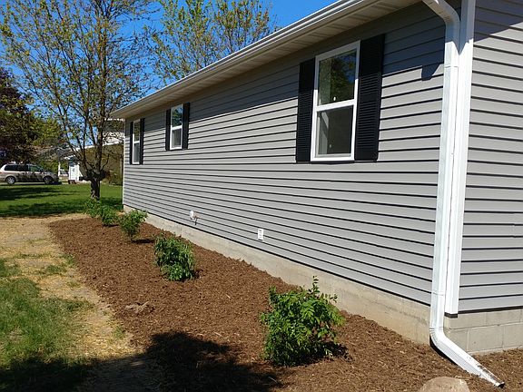 3rd image of 2068 Fawn Ave