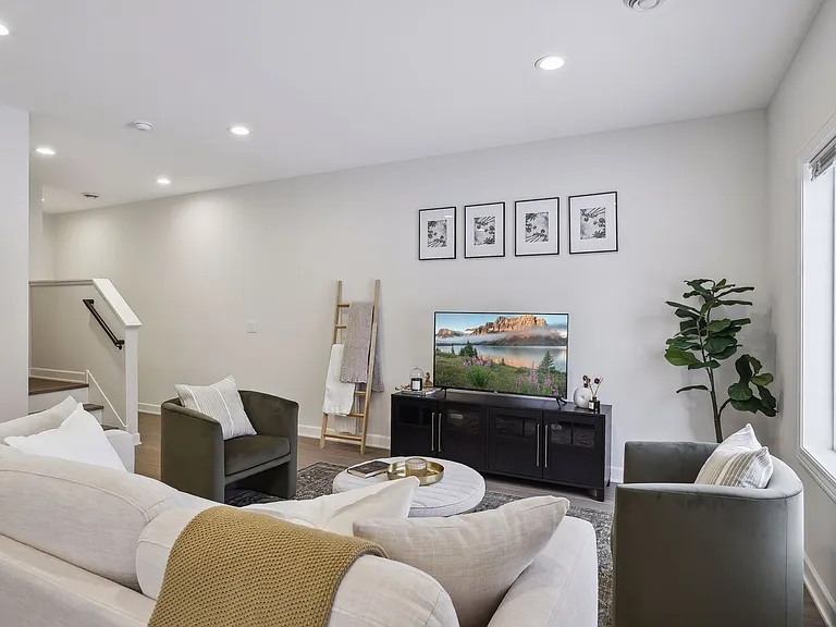 Dawes Place Townhomes — Photo 28