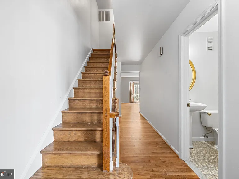 1260 Masters Dr — Photo 4