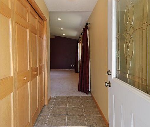 4th image of 805 Oak St