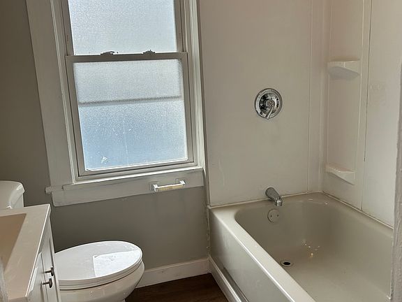 4th image of 3267 W 38th St #2