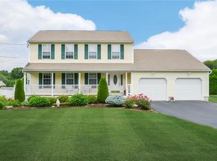 26 High Meadow Ct, Cranston, RI 02921